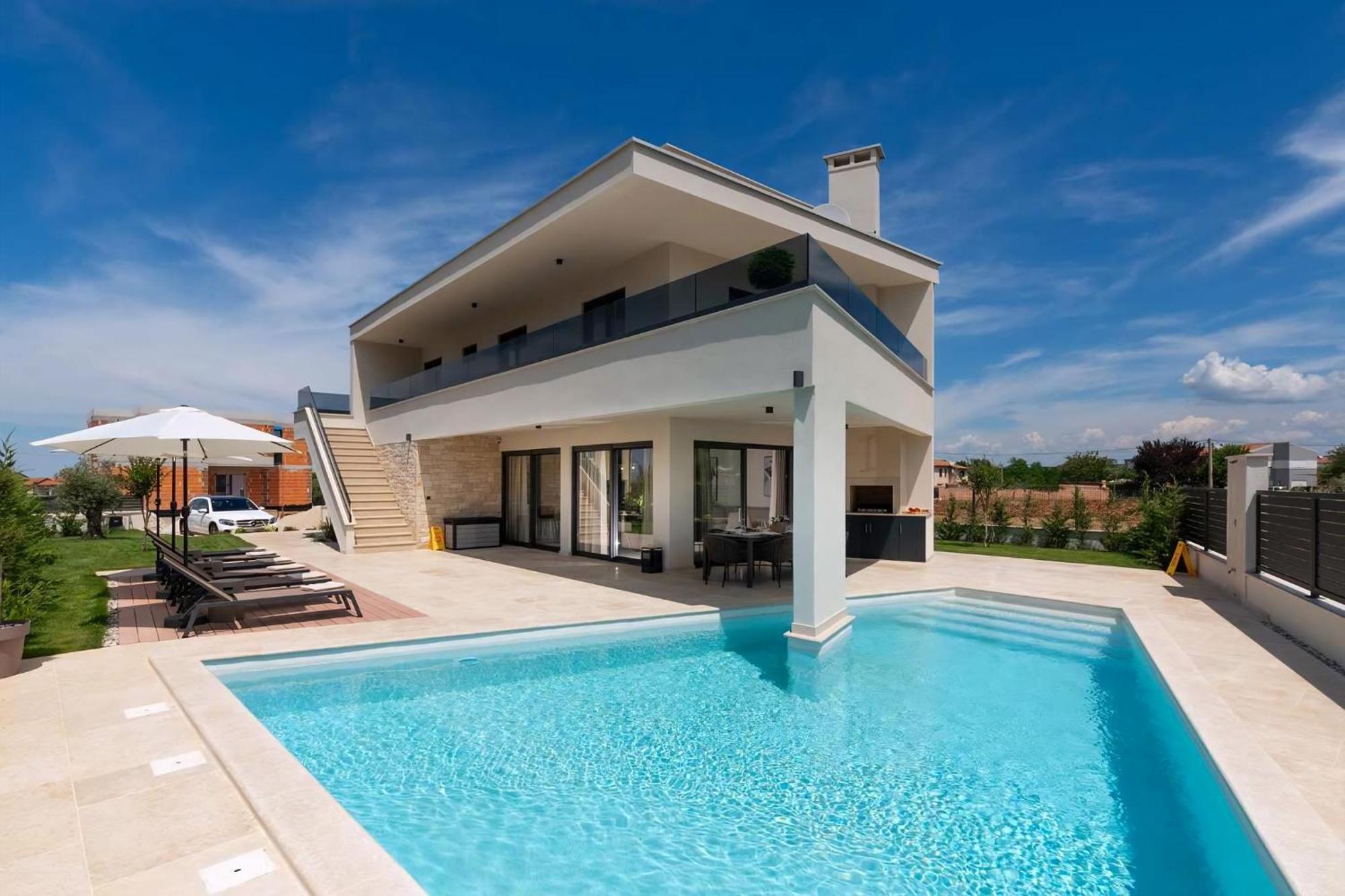 Luxurioese Villa Perla Mit Pool Und Jacuzzi Porec Exterior photo
