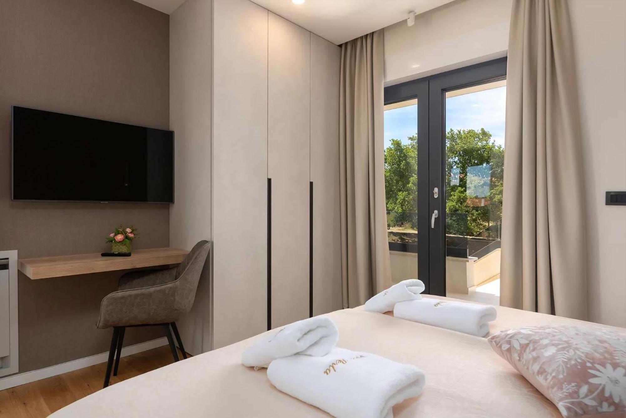 Luxurioese Villa Perla Mit Pool Und Jacuzzi Porec Exterior photo